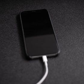 Best 20W and 35W Chargers For Your Latest iPhone in Pakistan